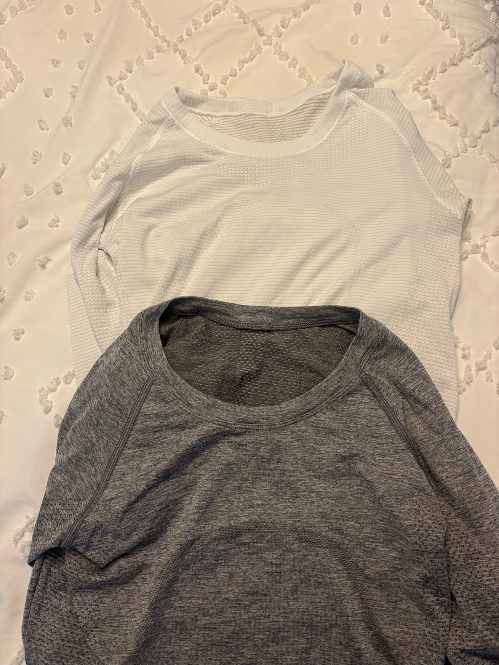 Set of 2 Lululemon Swiftly Tech Long Sleeves- Size 6